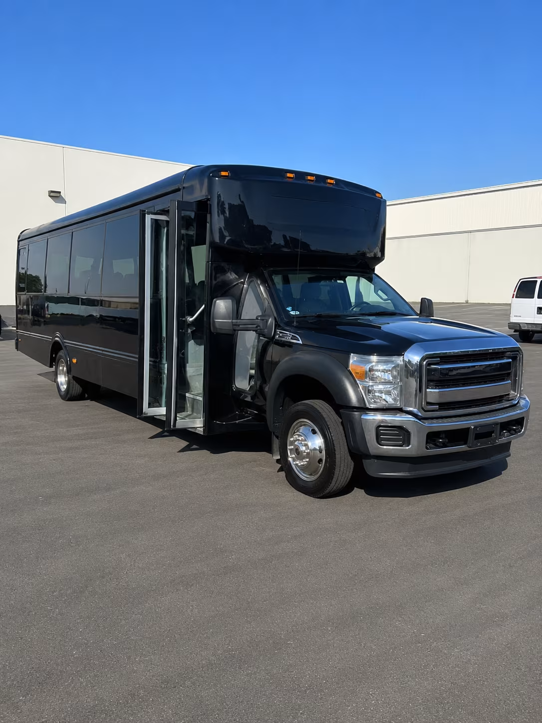 Hartford Winery Tour & Pub Crawl Transportation