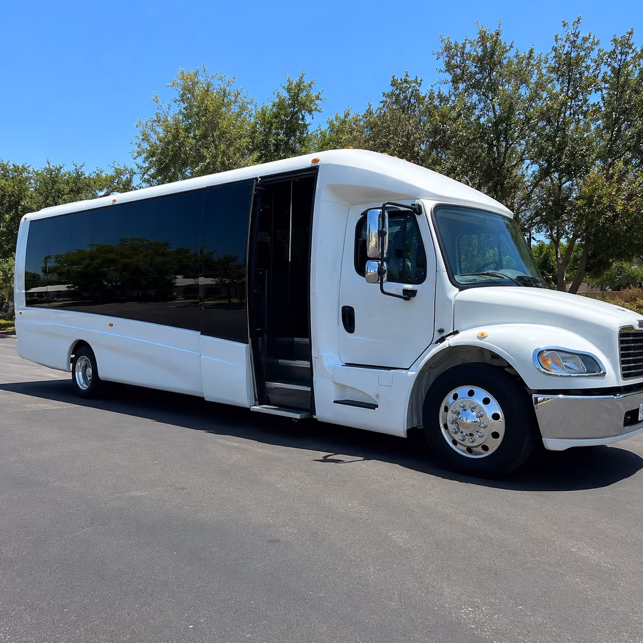 Meriden Airport Shuttle & Transportation party bus exterior