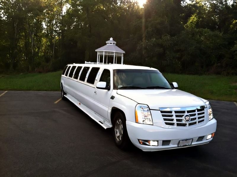 Meriden 15 Passenger Limo